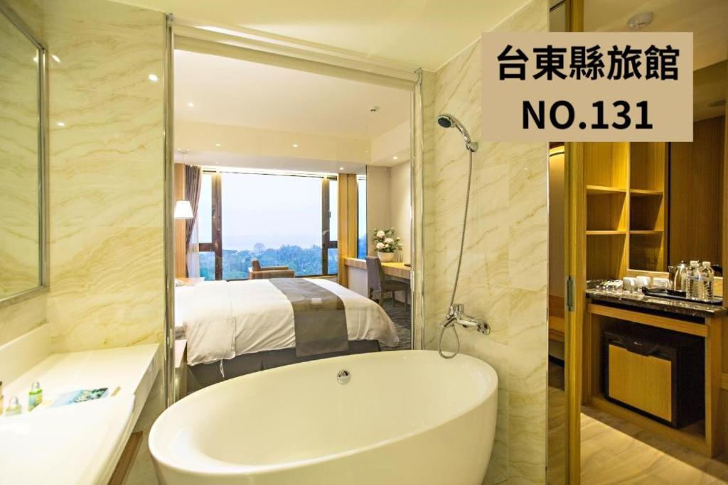 Kaishen Starlight Hotel T'ai-tung Buitenkant foto