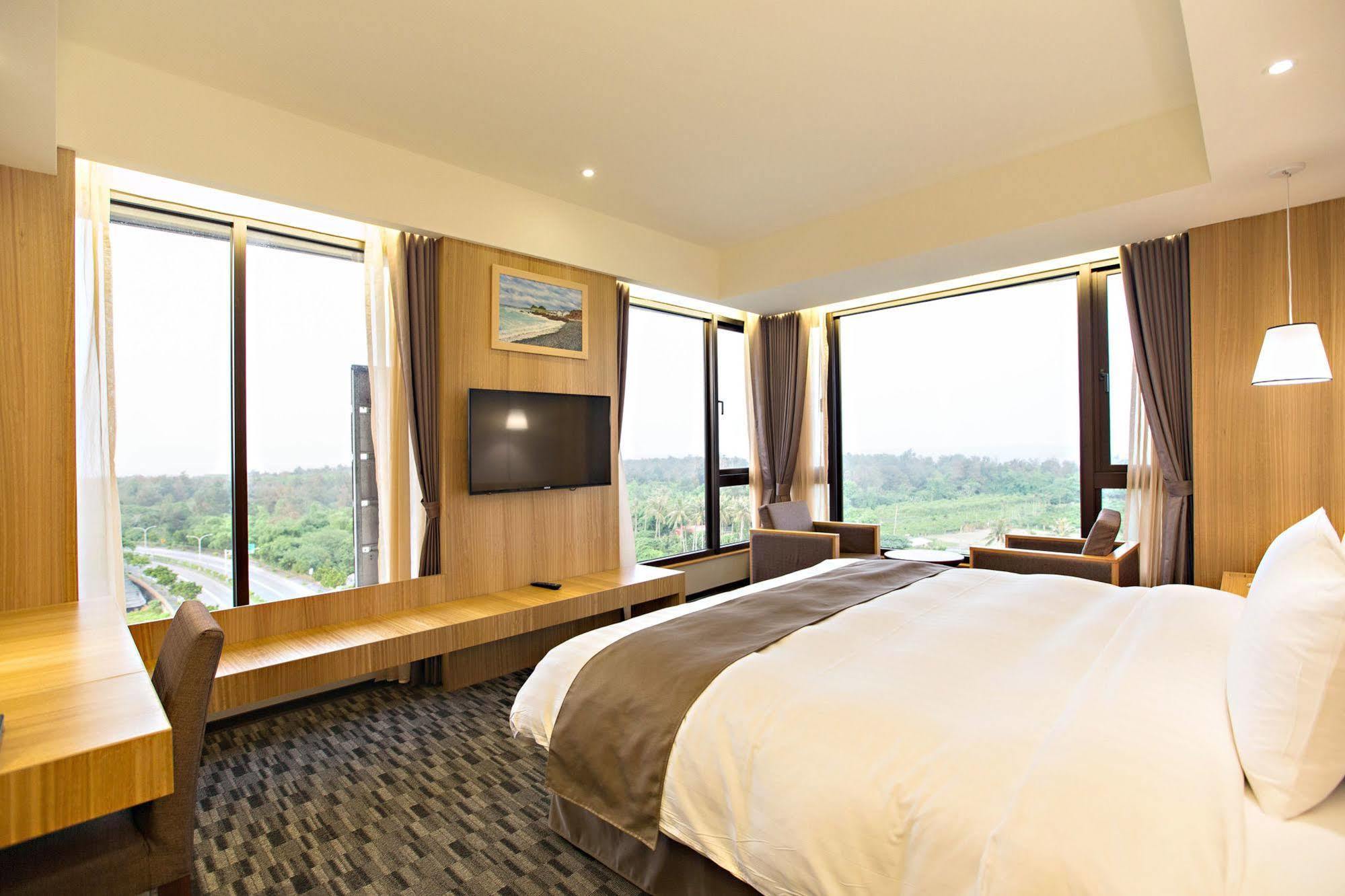 Kaishen Starlight Hotel T'ai-tung Buitenkant foto