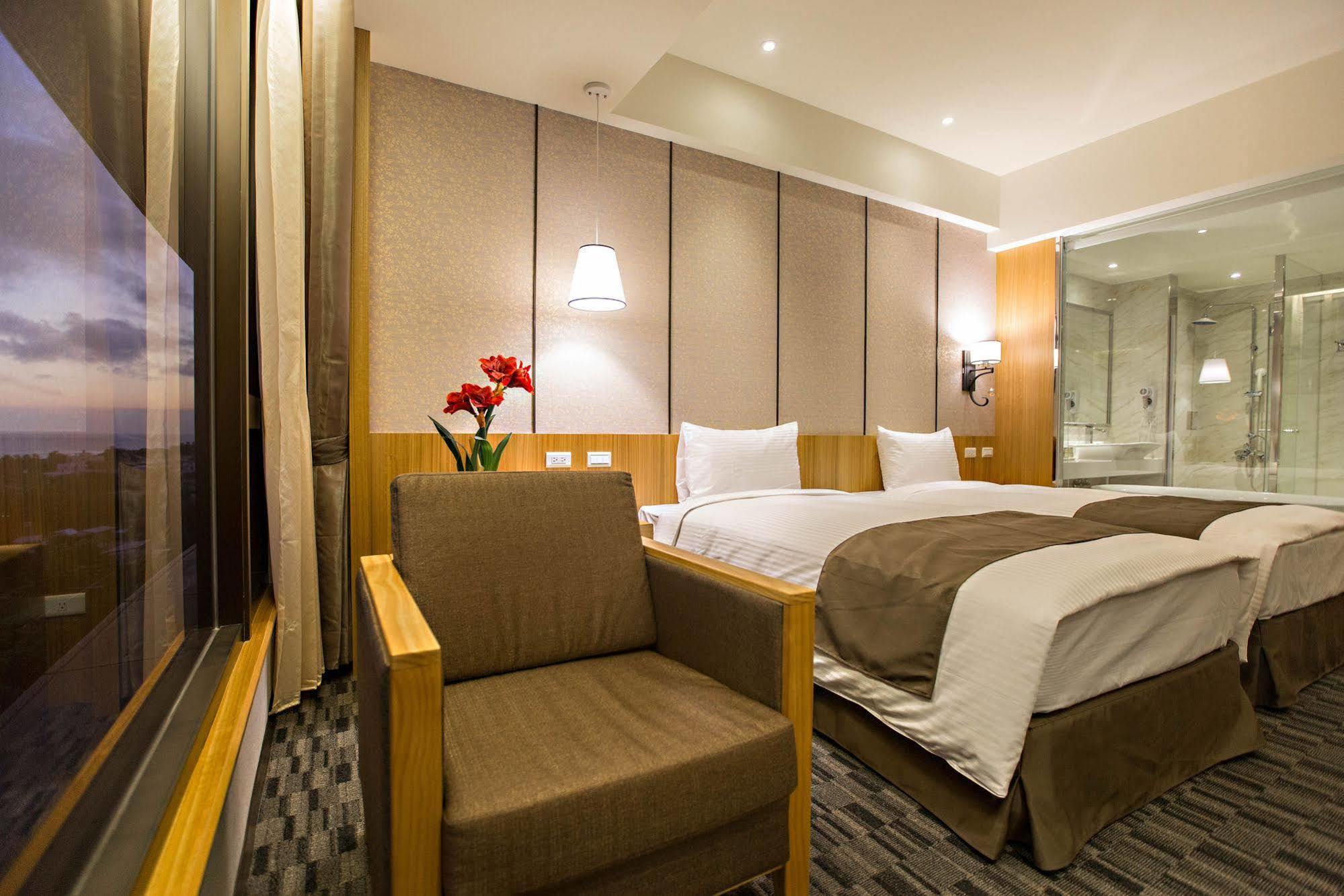 Kaishen Starlight Hotel T'ai-tung Buitenkant foto